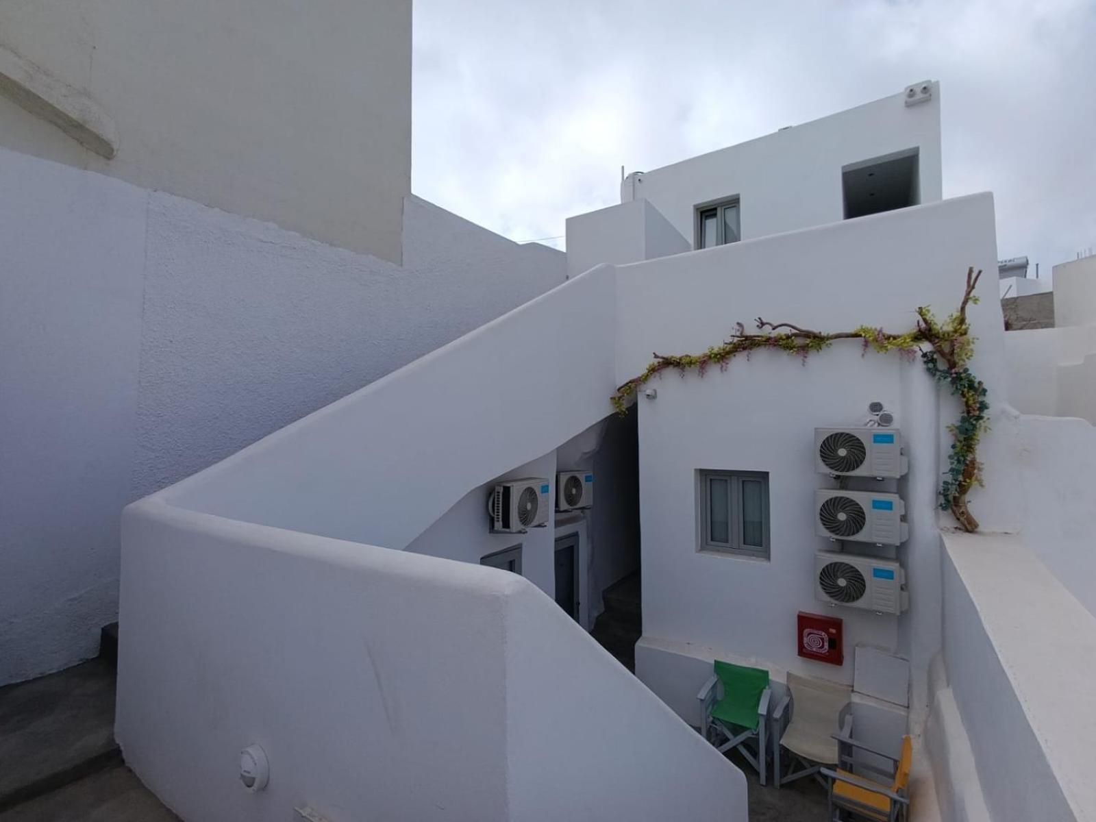 Fira Comfort Rooms Buitenkant foto