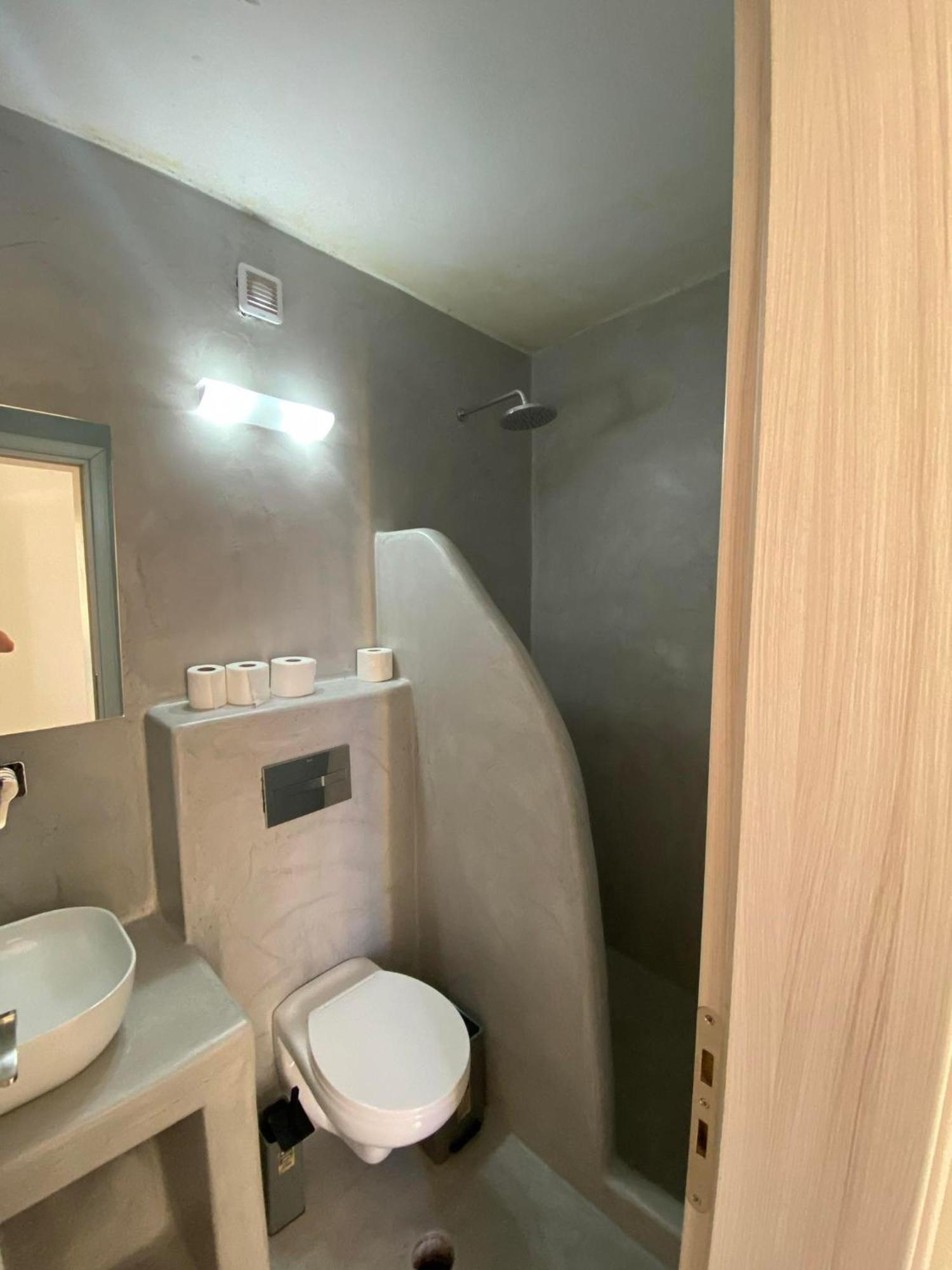 Fira Comfort Rooms Buitenkant foto